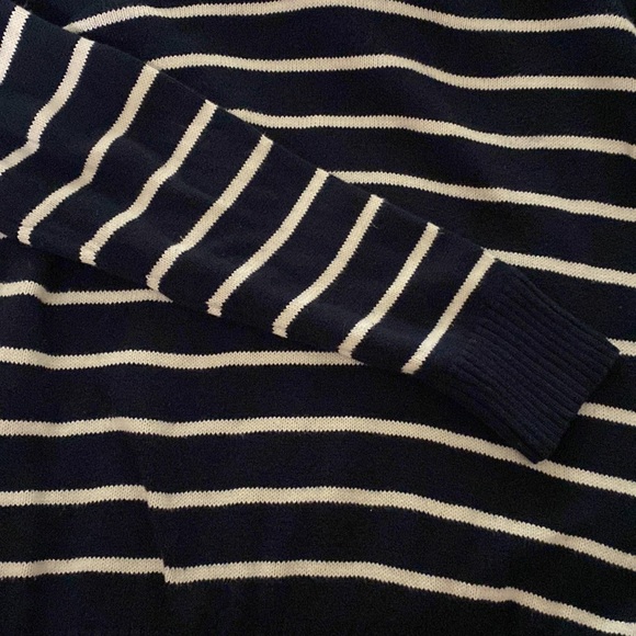 American Eagle Outfitters sweater - Picture 6 of 10